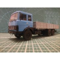 Масштабная модель 1/43 МАЗ-6303 Бортовой Автоистория