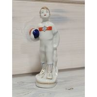 Фарфоровая статуэтка" Юный Динамовец" Барановка.