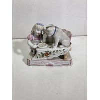 Девушка кормит будьдога. Conta Boehme. Старая Германия