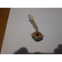 Гнездо под радиолампу.