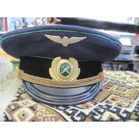 Фуражка железнодорожника на 56 размер.