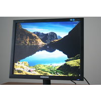 Монитор Samsung