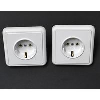 Розетка скрытой установки 1-местная с з/к, 2 шт с 1 рубля