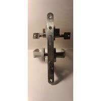 Дверной замок в комплекте