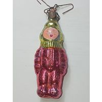 Ёлочная игрушка  , СССР .  Космонавт .