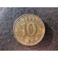 Юж.Корея. 10 вон. 1997. С 20 копеек. Распродажа коллекции. Смотрите другие лоты.