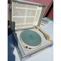 (портативный проигрыватель пластинок) Концертный-3