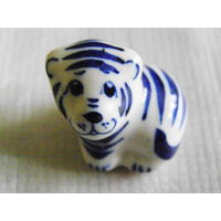 Статуэтка миниатюрная "Весёлый тигрёнок" (Гжель)