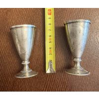 Две серебряные рюмки . 916 проба . Общий вес 67.4 грамма