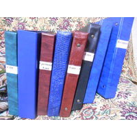 9 альбомов с банкнотами стран мира.