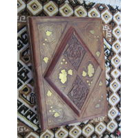 Шкатулка резная.