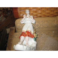 Фигурка "гадалка" - украинский фарфор