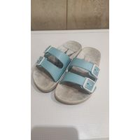 Шлепки по стельке 17 см, целые, небольшие изменения по цвету видны на фото. В общем, отличные шлепки.