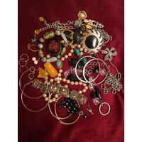 Лот бижутерии