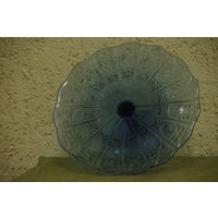 Ваза синее стекло   ( Неман )    диаметр 23 см , высота 11 см    ( целая )