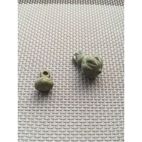 Две кафтанные пуговицы с рубля!