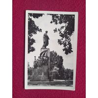 Харьков. Памятник Шевченко. Паволоцкого ( Паволоцького ) 1957 г. Чистая.