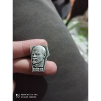 Значок Ленин 100