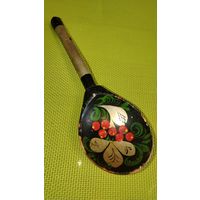 Ложка деревянная расписная из СССР.