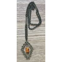 Кулон на цепочке. Колье