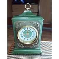 Часы Янтарь .