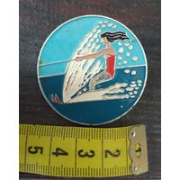 Значок большой круглый, СССР.