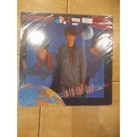 THOMPSON TWINS " INTO THE GAP" 1984  LP GERMANY ARISTA 205971- NM-