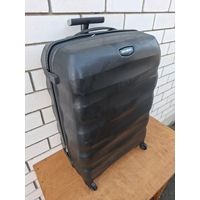 Чемодан прочный