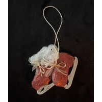 Ёлочная ватная игрушка коньки