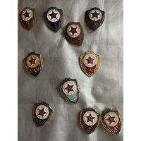 Отличники СА  и  ВМФ. одним  лотом.  4 верхние латунные, 6 нижних -лёгкие.