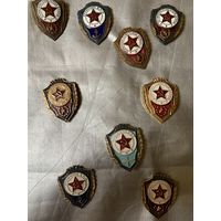 Отличники СА  и  ВМФ. одним  лотом.  4 верхние латунные, 5 нижних -лёгкие.