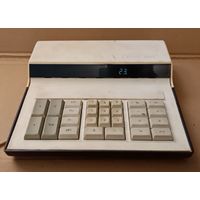 Калькулятор "Искра 2240". С 1 рубля!