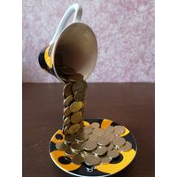 Денежная чашка. Панно из монет.