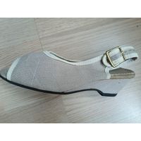 Винтажные женские босоножки, произведенные в СССР.