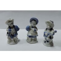 Статуэтки фарфоровые 80-е годы Европа. Высота 5.5 см. - 3 шт.