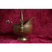 Зольник  ( медь , латунь )  ( высота 18 см , 23 см , длинна 22,5 см , ширина 17,5 см )