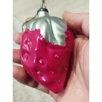 Ёлочная игрушка,клубника,большая,с рубля