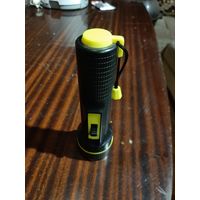 Фонарик пластиковый на 2 батарейки