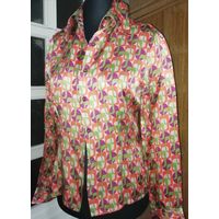 Красивая блузка-рубашка из натурального шелка 44-46 размер очень приятной расцветки.