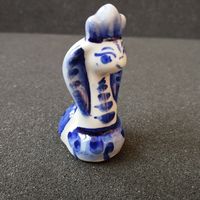 Статуэтка фарфоровая Змея Кобра царевна, Гжель