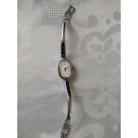 Женские часы механические Луч.