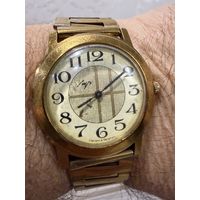 Часы Луч на ходу