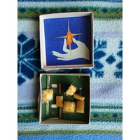 Набор. Запонки, зижимы для галстука. Янтарь, позолота.