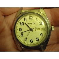 Часы Ракета, двойной календарь