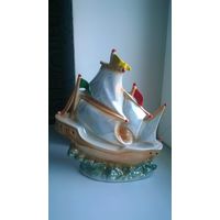 Новогодняя распродажа !Фарфоровая статуэтка-ночник КОРАБЛИК. ГДР