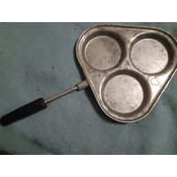 Форма для выпечки оладушек, беляшей, пончиков и т.д..СССР, редкая.