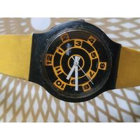 Часы наручные  с ремешком . В ремонт,коллекцию,на запчасти. Состояние на скане.