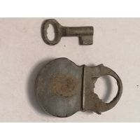 Замочек и ключик старые