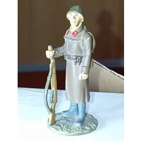 Солдат . Красноармеец РККА  1941 г. Металл , 6 см .