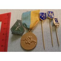 Коллекция красивых старинных значков. + Медаль 1942 год. Старая Швеция.